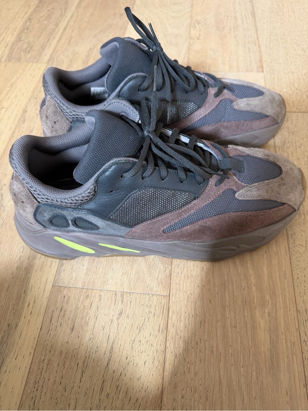 adidas Yeezy Boost 700 'Mauve - Picture 3 of 5